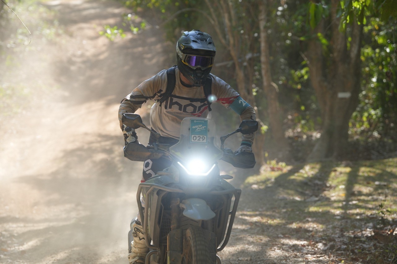 Test a testa #3 - CFMoto 450MT vs Royal Enfield Himalayan 450 +VIDEO+